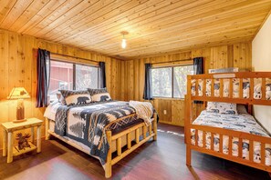 Room - 2 Mi to Big Bear Lake! Family Haven w/ Hot Tub (Big Bear Lake)