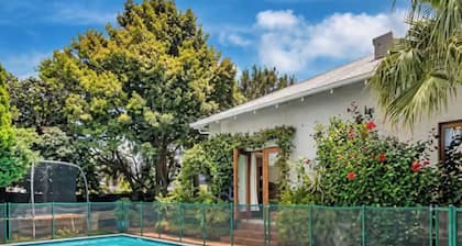 Sweet Swithins – Cozy 1-Bedroom Cottage in Welcoming Johannesburg Neighborhood.