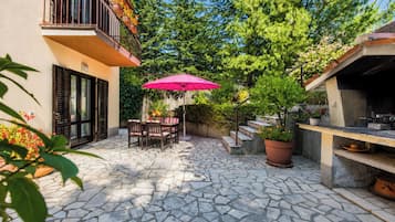 Standard Apartment, 2 Bedrooms, Air conditioning (Marisa Olive Grove - App Terra) | Outdoor dining