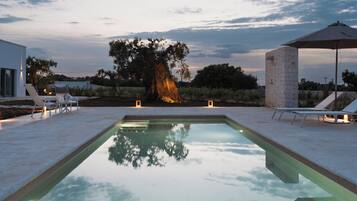 Seasonal outdoor pool