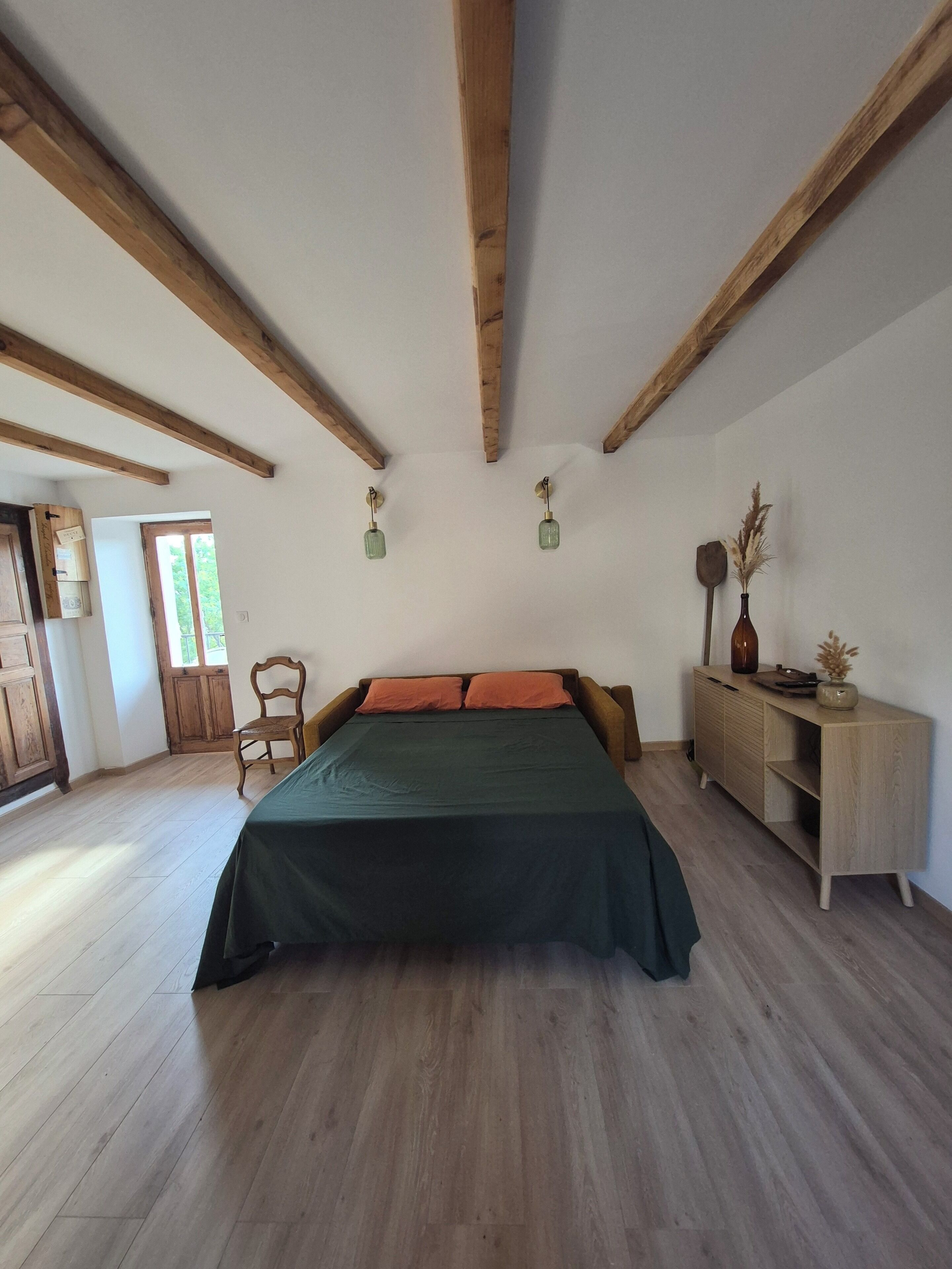 1 bedroom, iron/ironing board, travel cot, free WiFi