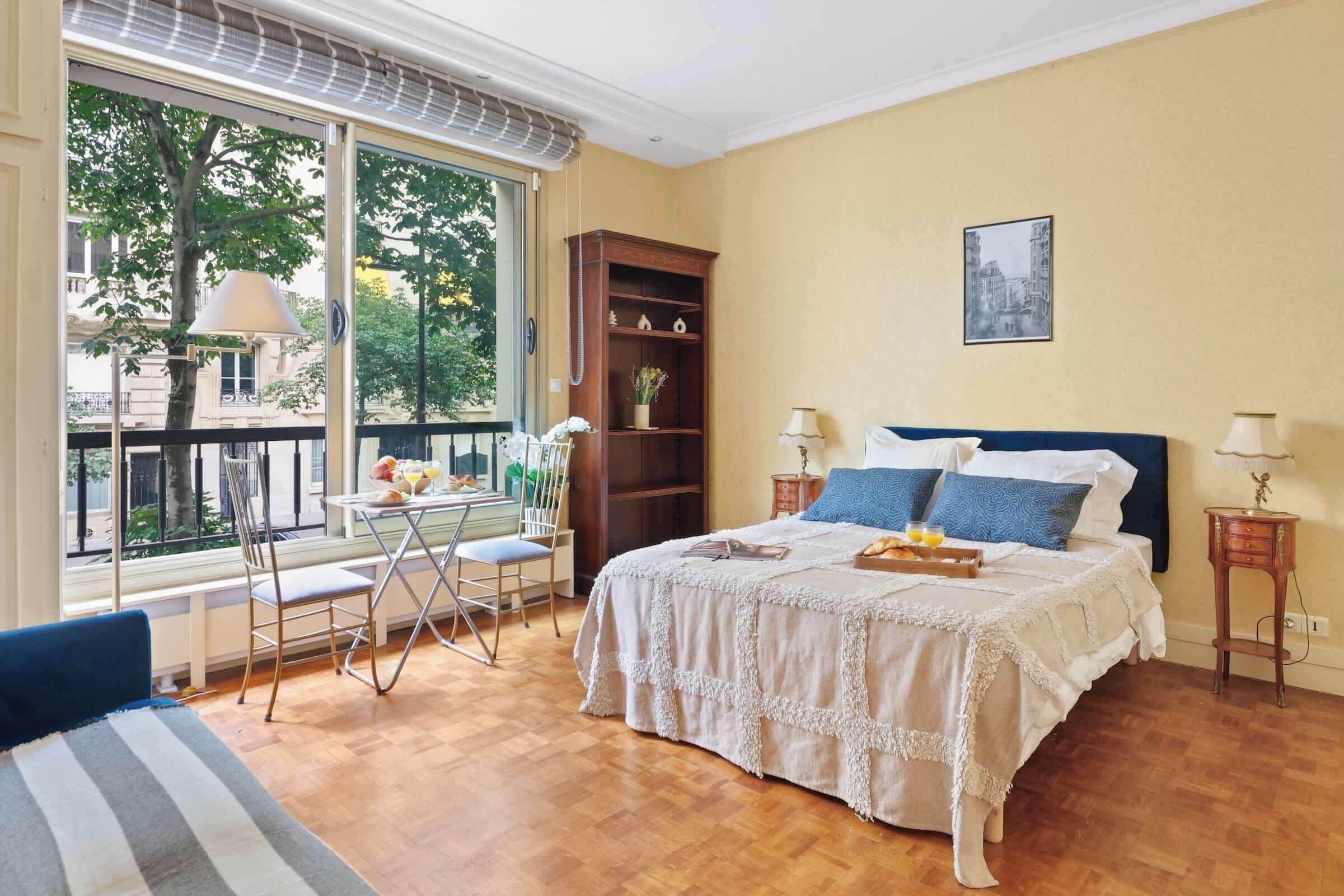Iron/ironing board, travel crib, free WiFi, bed sheets