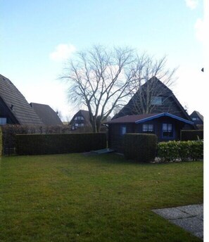 Exterior - Holiday home in Burhave with swimming pool (Burhave)
