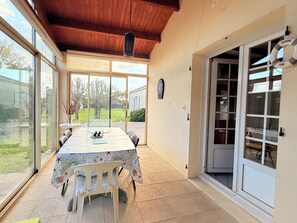 Dining - Vrbo Property (Dolus-d'Oléron)