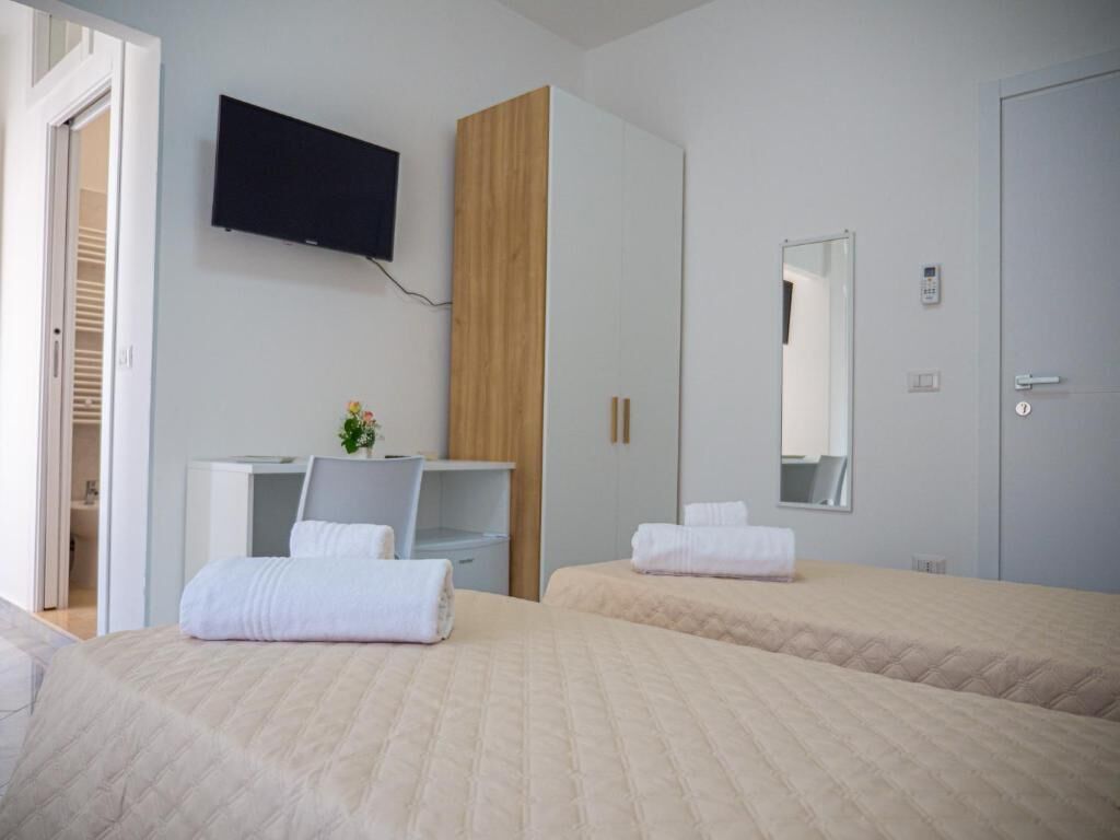 Habitación Confort con 1 cama doble o 2 individuales, balcón, vistas a la ciudad | Wifi gratis