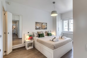 2 bedrooms, iron/ironing board, Internet, bed sheets - Olimpia, a luxury apartment in the heart of Monteverde in Rome (Roma)