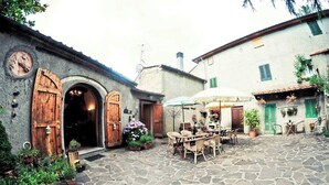 Outdoor dining - Agriturismo Corboli (Vernio)
