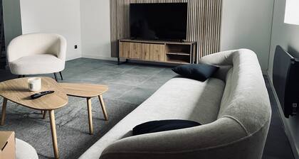 House for up to 10 people, suitable for families or groups of workers.