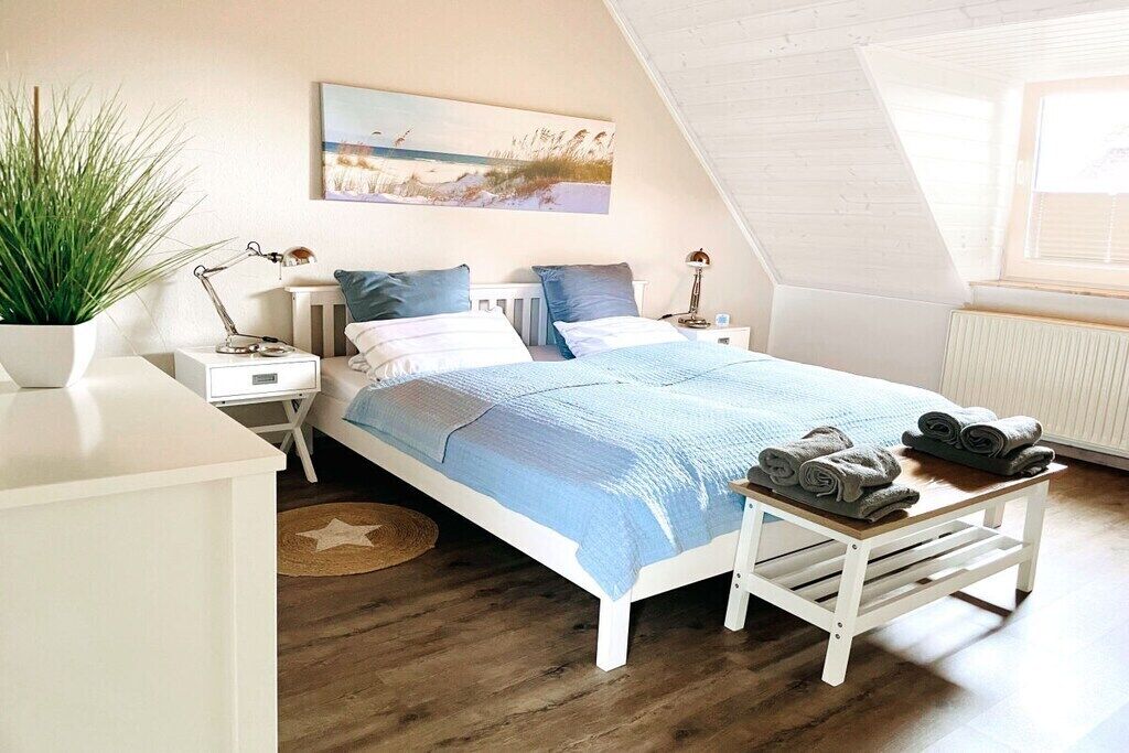3 Schlafzimmer, Schreibtisch, Bügeleisen/Bügelbrett, Reisekinderbett