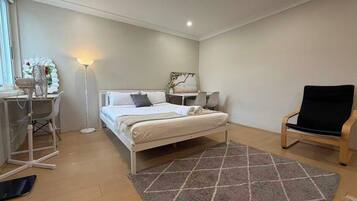 1 bedroom, iron/ironing board, WiFi (free), bed sheets