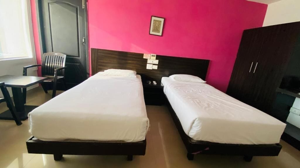 Standard Double Room | Desk, laptop workspace, free WiFi