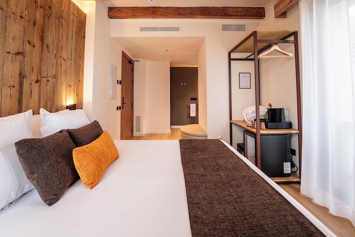 Junior Suite, Vineyard View | Peti besi dalam bilik, langsir/tirai gelap terus, kalis bunyi 