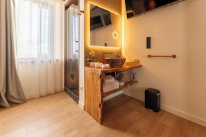 Superior Double Room, Vineyard View | Interior - El Serral Hotel & Spa (CT)