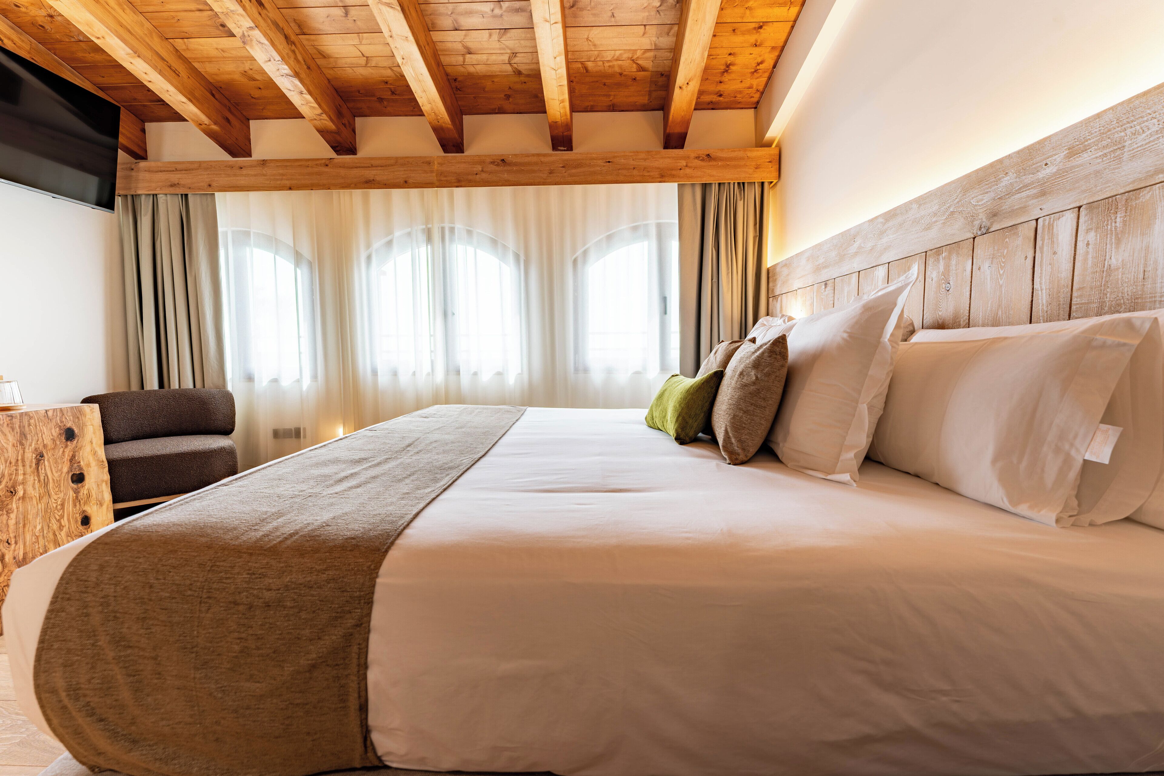 In-room safe, blackout drapes, soundproofing, iron/ironing board