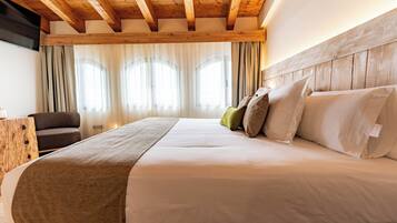 In-room safe, blackout drapes, soundproofing, iron/ironing board
