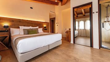 Suite Deluxe, vistas al viñedo | Caja fuerte, cortinas opacas, sistema de insonorización