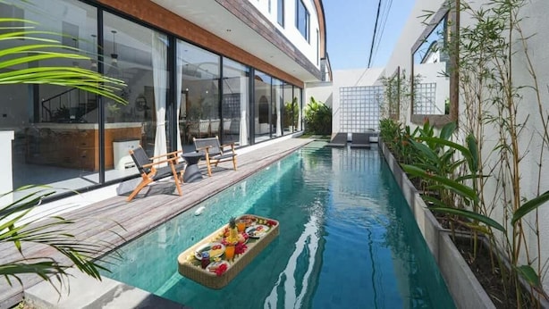 Biệt thự Deluxe, 3 phòng ngủ, ban công | Hồ bơi