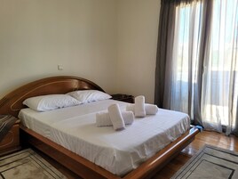 Apartamento, sacada, vista para a cidade | Vista do quarto