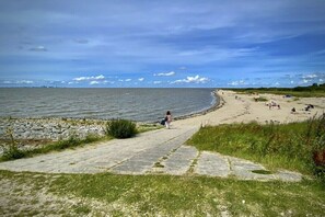 On the beach - Holiday home with 1 bedroom (Krummhörn-Loquard)