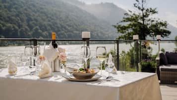 Tempat makan outdoor
