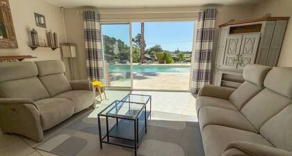 Charming villa with a private pool in the heart of the Var