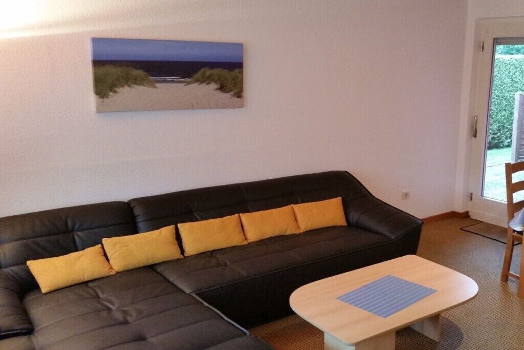 TV connectée, livres, chaîne hi-fi