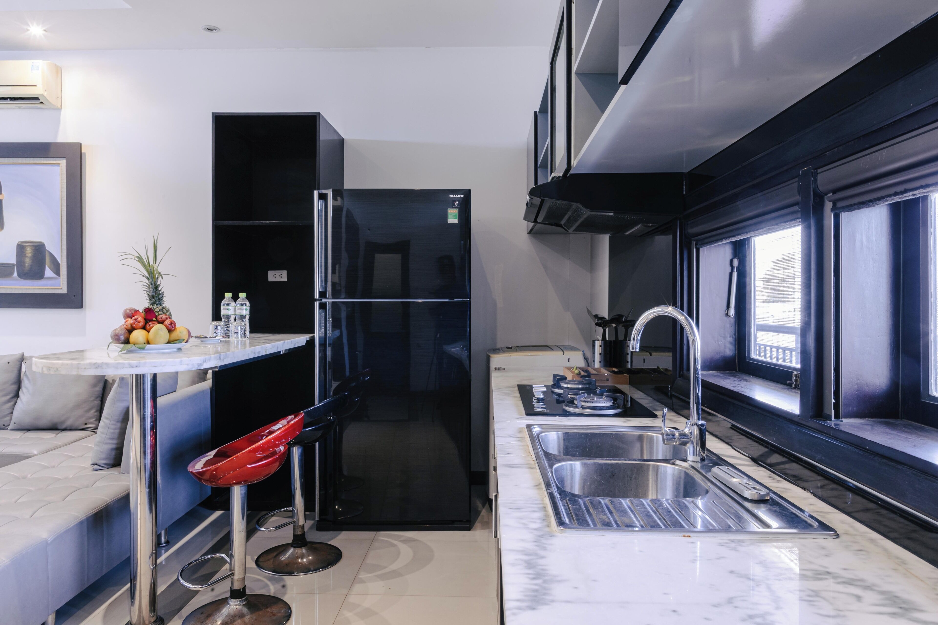 Apartment, 1 Bedroom | Private kitchen | Fridge, microwave, stovetop, cookware/dishes/utensils