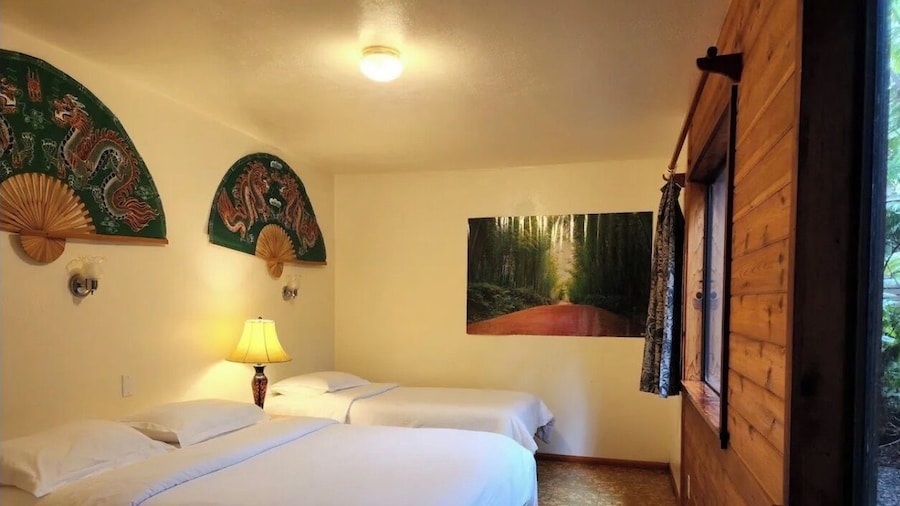 The Pacifica Inn