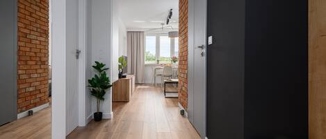 Comfort Apartment, Balcony, City View | Living area