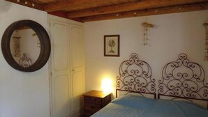 1 bedroom, bed sheets - Villetta Mannucciu – 1-Bedroom Apartment with Ocean View in Rena Majore (Rena Majore)