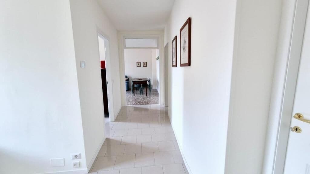 Comfort House, 2 Bedrooms, Balcony, City View | Interior