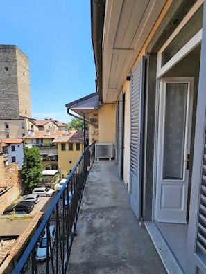 Casa conforto, 2 quartos, sacada, vista para a cidade | Terraço/pátio