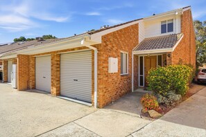 Exterior - Family Friendly 3-Bed Home with Outdoor Area (Belconnen)