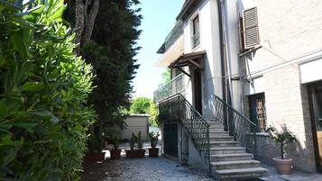 Esterni