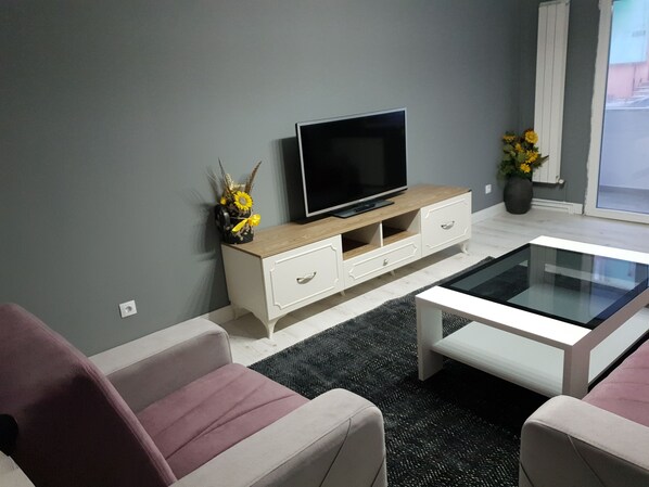 Living area - Apartament Premium cu 2 Dormitoare.
Confort și Relaxare lângă Brașov (Codlea)