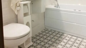 Whirlpool, Haartrockner, Handtücher, Seife