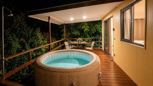 Tropical Retreat & Spa near Taahiamanu Beach