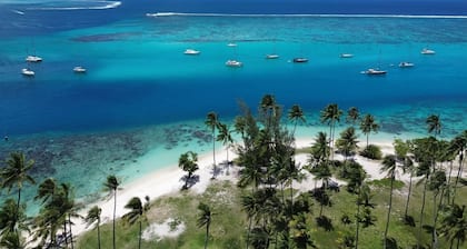 Tropical Retreat & Spa near Taahiamanu Beach