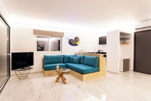 Living area - Private Suite with Panoramic Athens View (Athina)