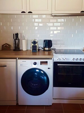 Casa, 3 quartos, piscina particular, vista para o vale | Cozinha privada | Cadeirão de bebê