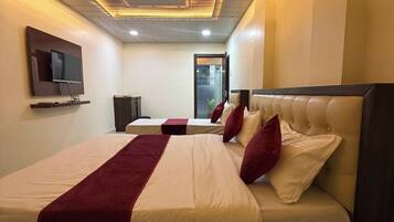 Family Double Room, City View | Desk, free WiFi
