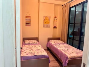 2 chambres, fer et planche à repasser, Wi-Fi, draps fournis
