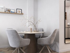 Executive Suite, Courtyard View, Ground Floor | Living area - Coast Suites (Alcalá)