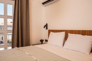 Minibar, in-room safe, desk, laptop workspace - Molino Hotel (Alacati)