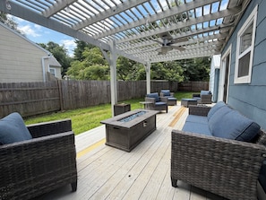 Terrace/patio - Waldo Blue Haven KC Home With Pergola Deck and Fenced Yard (Kansas City)