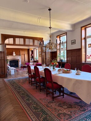 Dining - Le Pavillon imperial - Suite avec salle d'eau (Hannut)