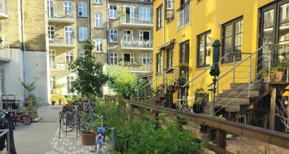2 floor apartment near City Beach in Østerbro