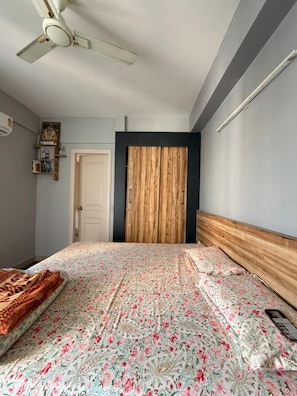 Apartment | Rollaway beds, free WiFi, bed sheets - The Nest Noida (Noida)
