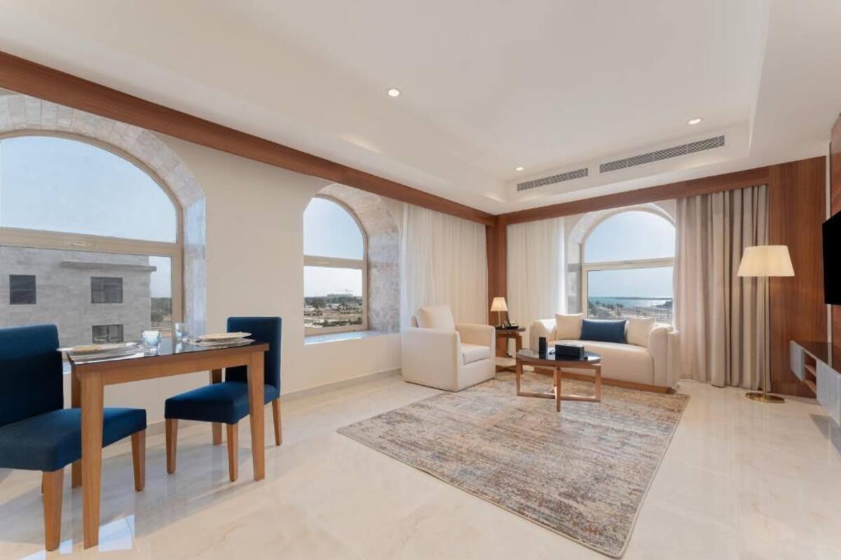 Executive Suite, Sea View | Living area