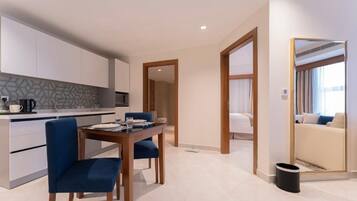 Premium Twin Room, Sea View | Interior